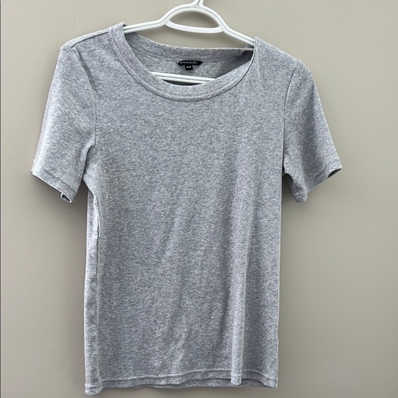 Tahari Women's Grey Short Sleeve T-Shirt - Picture 1 of 3